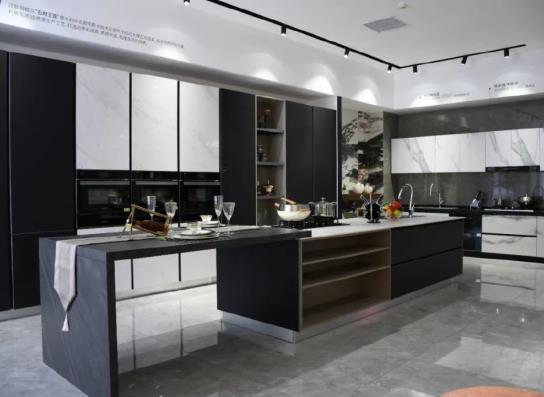 巖板在廚房中的極簡風展示